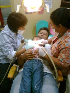 Gigi Sofia Dibersihkan