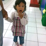 Lihat Gigi Sofia Berwarna Orange!